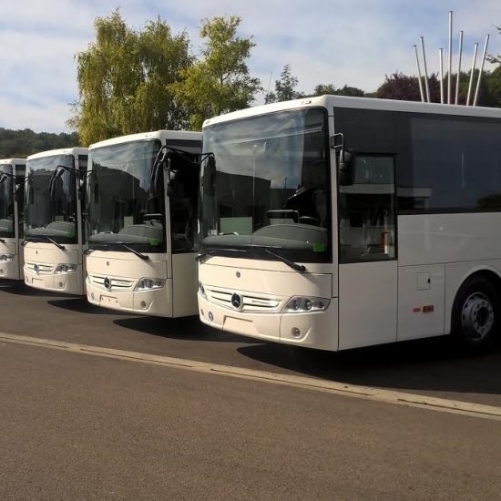 Remise des six premiers Intouro Mercedes-Benz assemblÃ©s sur le site Daimler Buses de Ligny-en-Barro